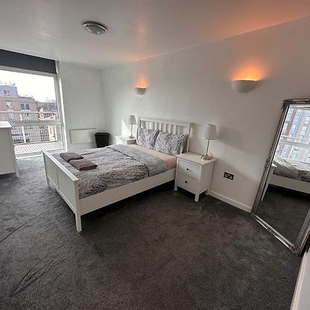 Recently Refurbished Apt Central Mk Free Parking มิลตันคีนส์ ภายนอก รูปภาพ